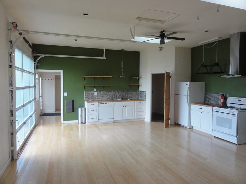 Building Photo - 110 Carter Dr