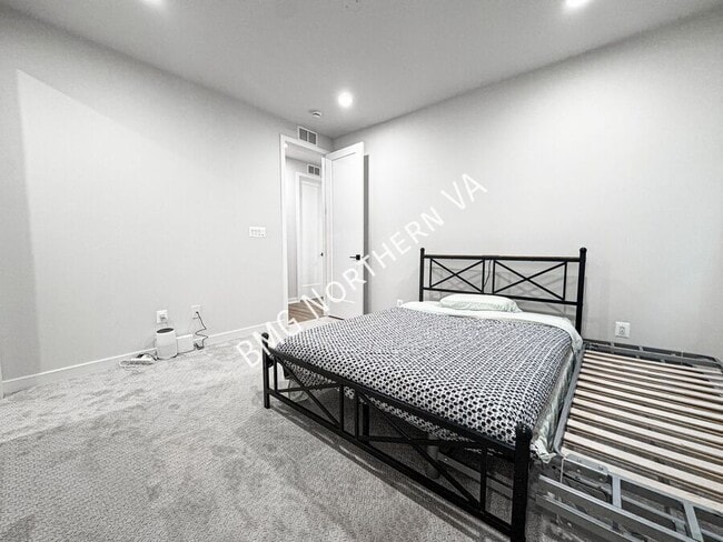 Building Photo - 41684 Carefree Court