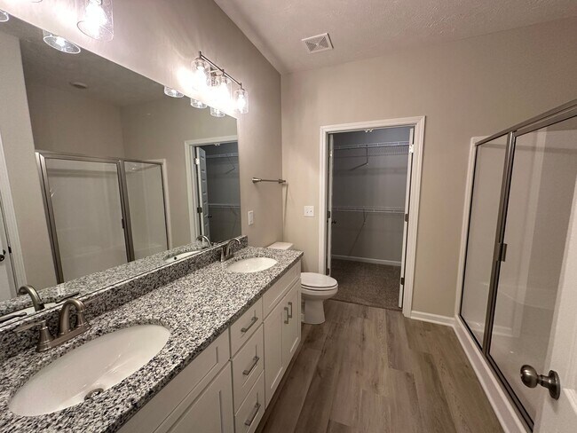 Building Photo - BRAND NEW 4 Bed 3 Bath Townhome Near The H...