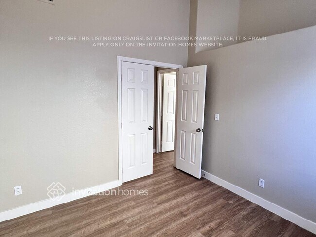 Building Photo - 1897 Longmeadow St