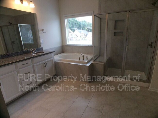 Building Photo - 107 Torridge Ave