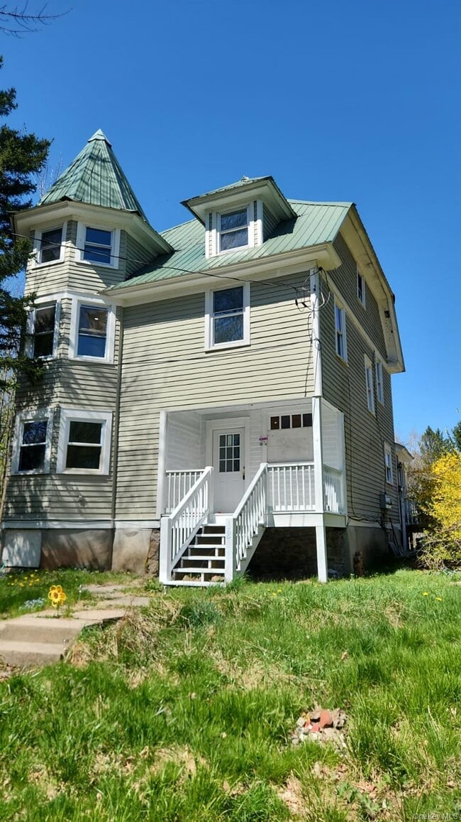 Primary Photo - 12 Woodland Ave