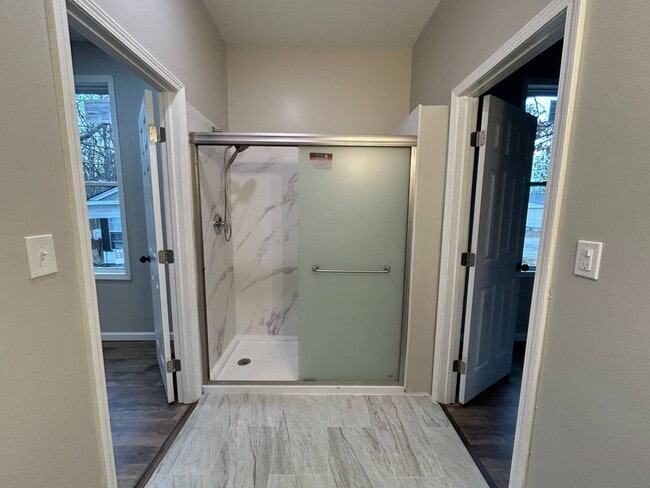 Building Photo - 605 Byars St