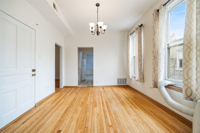 Building Photo - 1848 W Wabansia Ave