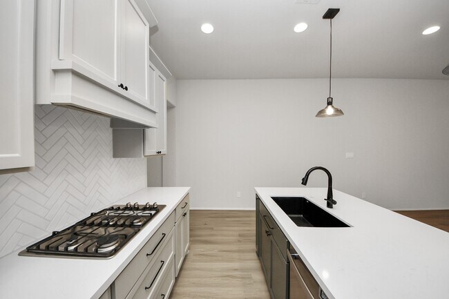 Building Photo - 25931 Dawning Torch Trce