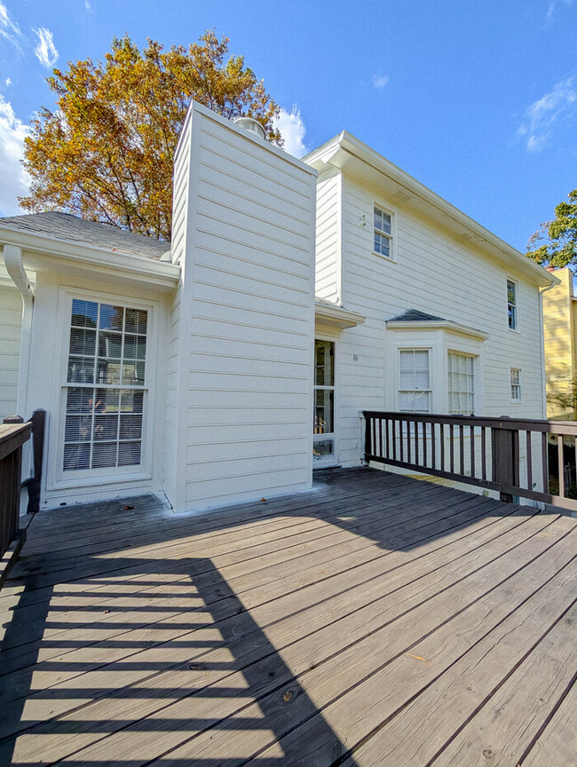 Building Photo - Distinctive Large Home in Tucker in Smoket...