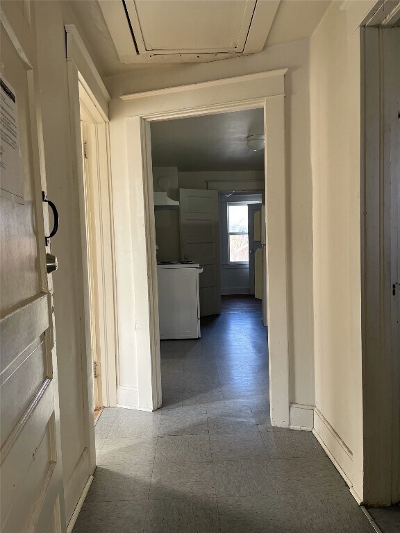 Building Photo - 124 Squires Ave