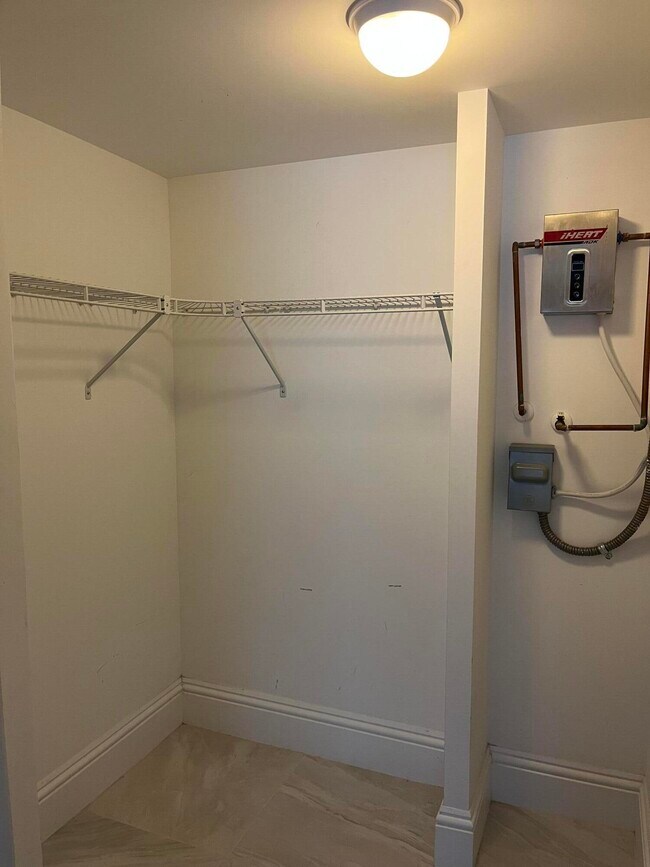 Building Photo - 155 Yacht Club Dr