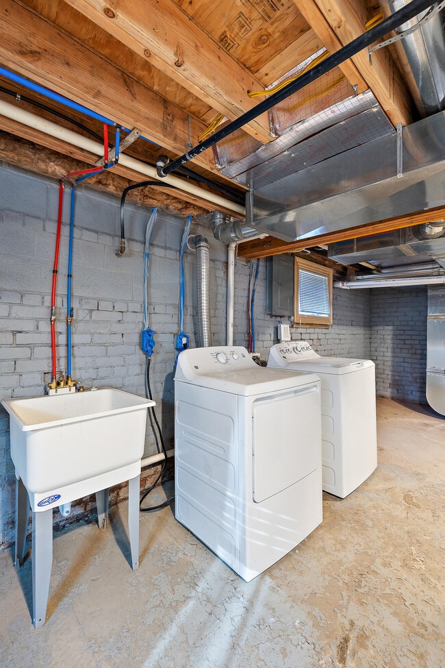 Building Photo - 4004 Porter St