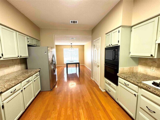 Building Photo - 13225 Amasia Dr
