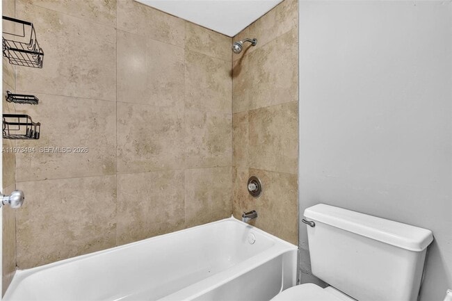 Building Photo - 2810 N Oakland Forest Dr