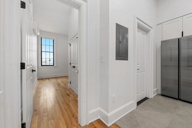 Building Photo - 1121 Dayton St