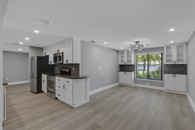 Building Photo - 4645 Hunter Ridge Dr