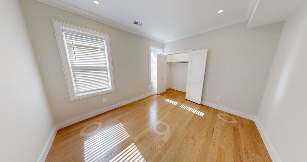 Building Photo - 164 Allston St