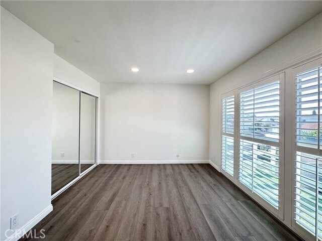 Building Photo - 54 Gillman St