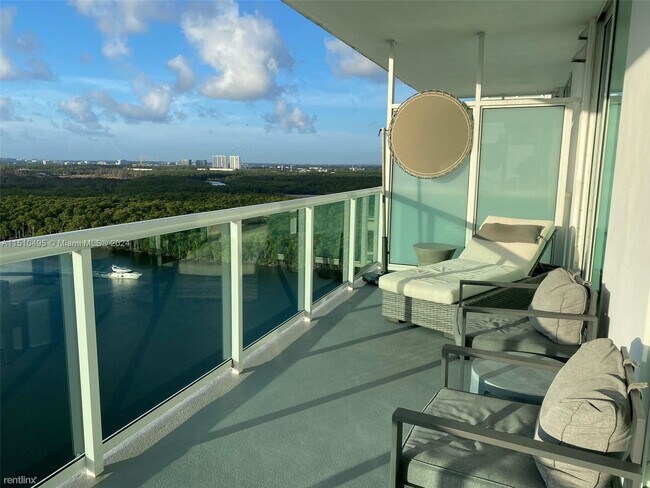 Building Photo - 3 br, 3 bath House - 400 Sunny Isles Blvd ...