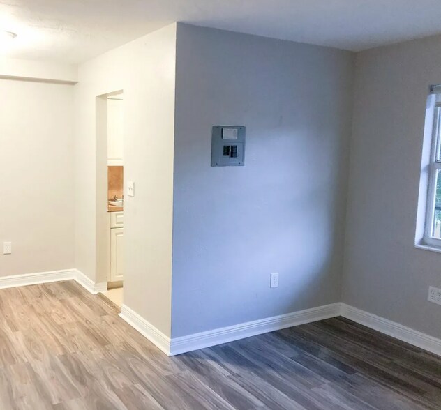 Building Photo - 241 S Royal Poinciana Blvd