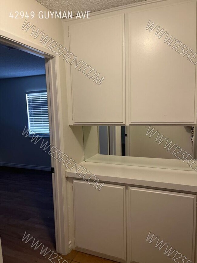 Building Photo - 42949 Guyman Ave