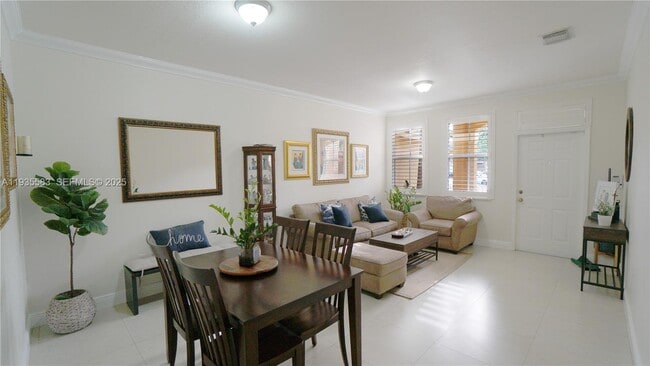 Building Photo - 928 SW 154th Path