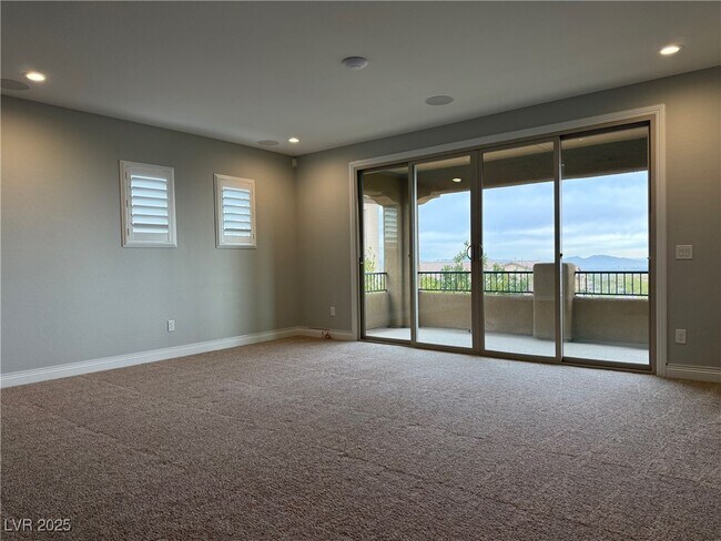 Building Photo - 304 Rezzo St