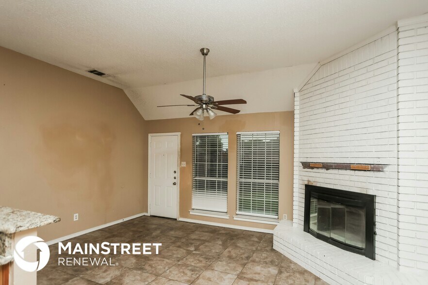 Building Photo - 1717 Worthington Ln