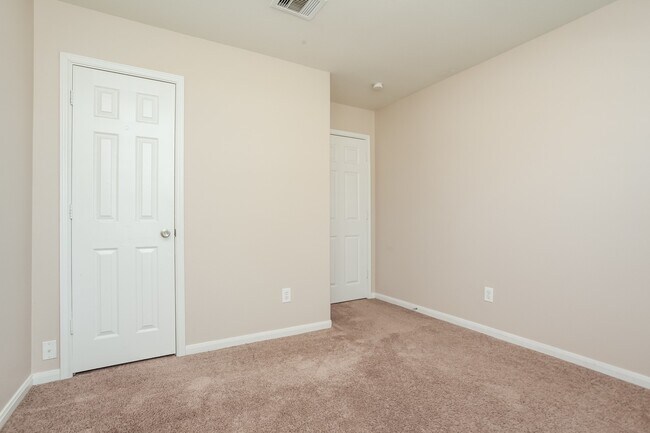 Building Photo - 6823 Dawn Bloom Ln
