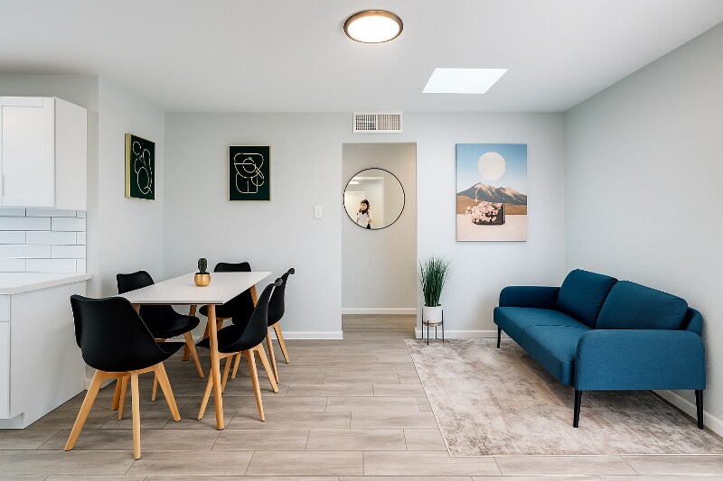 Building Photo - 1630 E 12th St