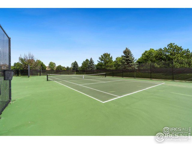 Neighborhood tennis courts - 5225 White Willow Dr