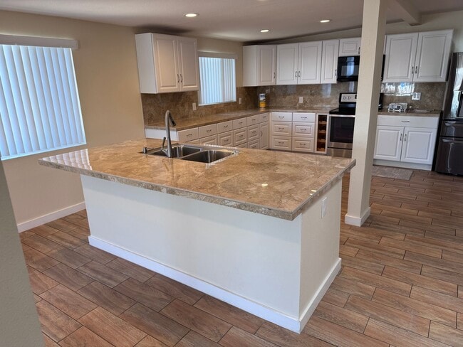 Building Photo - Sun Lakes long term Rental