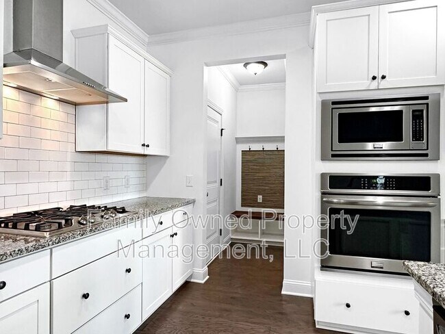 Building Photo - 128 Whaler Ave