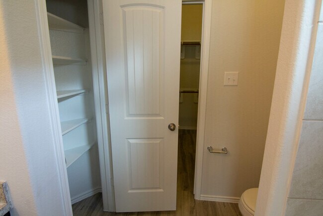 Building Photo - 18614 Queesborough Creek Rd