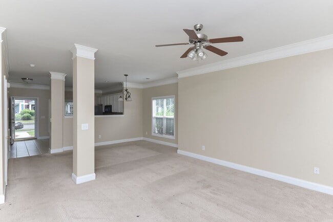 Building Photo - 2 Bedroom, 2.5 Bath in Hampton Forest- Mov...