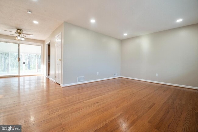 Building Photo - 1909 Pagham Rd