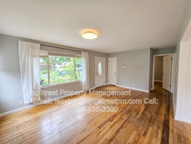 Building Photo - 2205 N Willamette Blvd