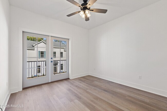 Building Photo - 208 Steiner Oaks