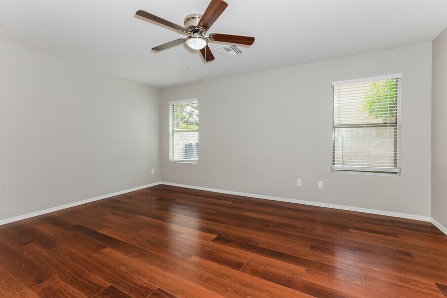 Building Photo - 3914 S Ponderosa Dr