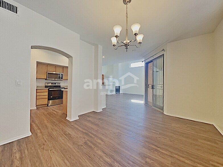 Building Photo - 2503 N Avenida TABICA