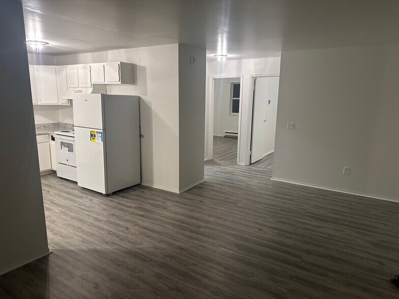 Building Photo - 4476 3rd St