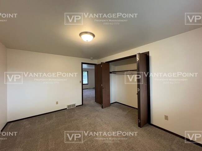 Building Photo - 2571 Trojan Dr