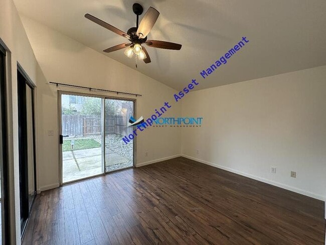 Building Photo - Remodeled 3BD/2BA Gem in Vintage Park