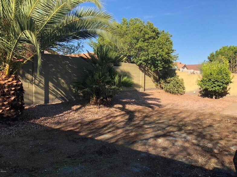 Building Photo - 11346 E Emelita Ave