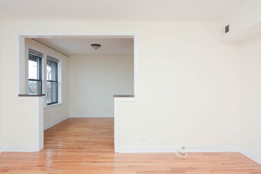 Building Photo - 385 Park Ave