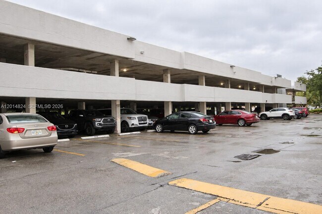 Building Photo - 17890 W Dixie Hwy