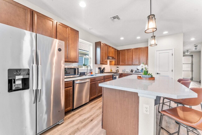 Building Photo - 8512 Bestride Bend