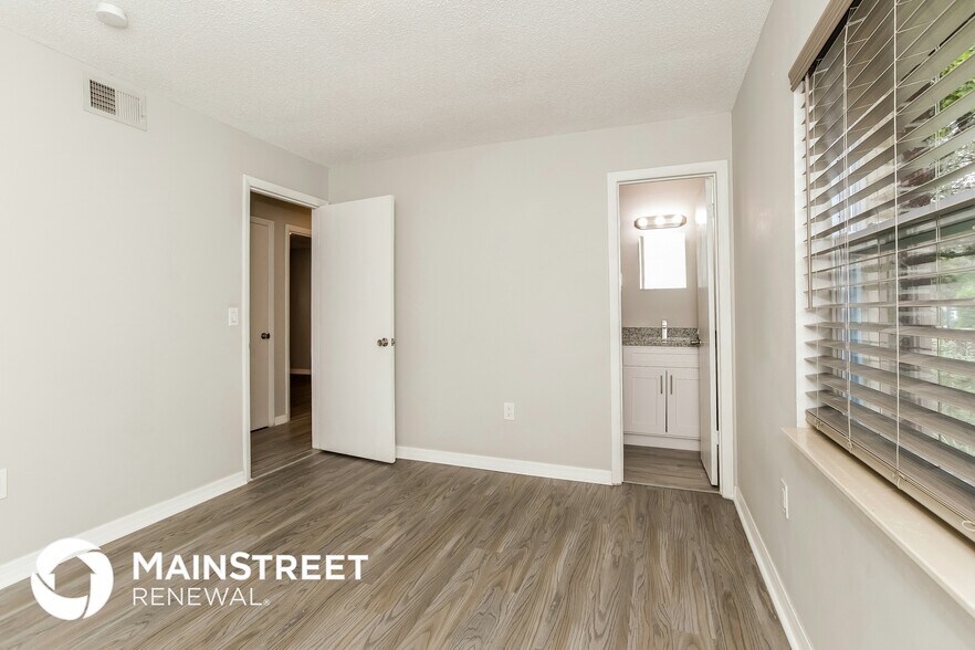 Building Photo - 3728 Yosemite Dr