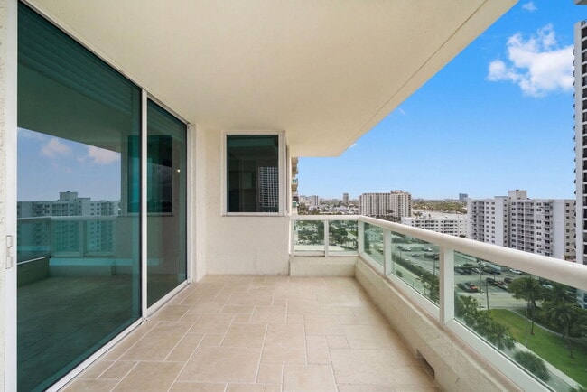 Building Photo - 101 S Fort Lauderdale Beach Blvd