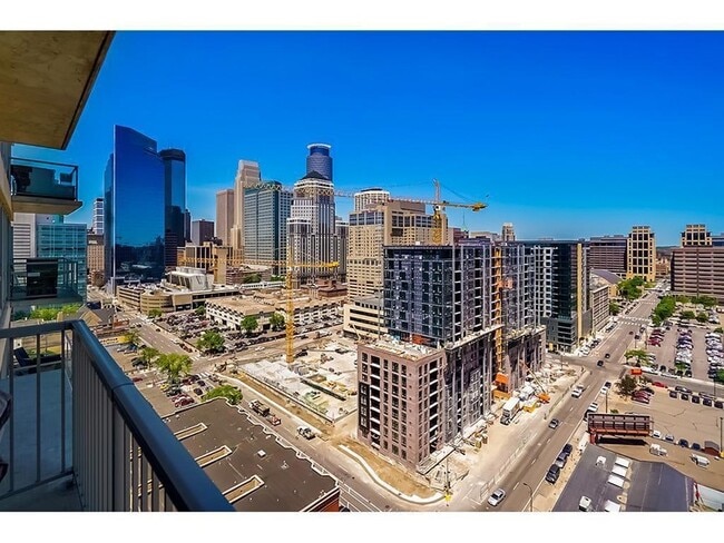 Building Photo - 929 Portland Ave