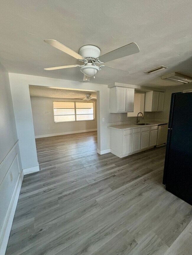 Building Photo - 3606 Blackhawk Dr