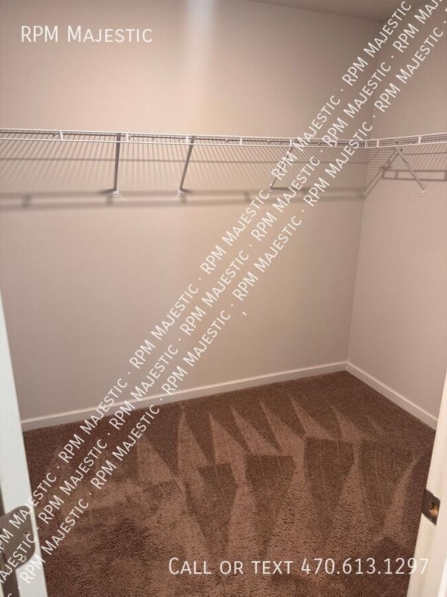 Building Photo - 925 Lakehaven Ln