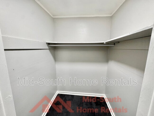 Building Photo - 1811 Castalia St